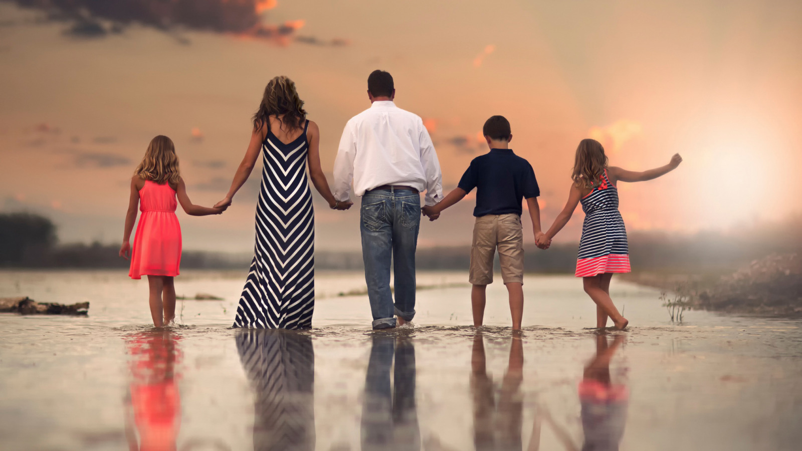 Мама Папа И Двое Детей Картинки