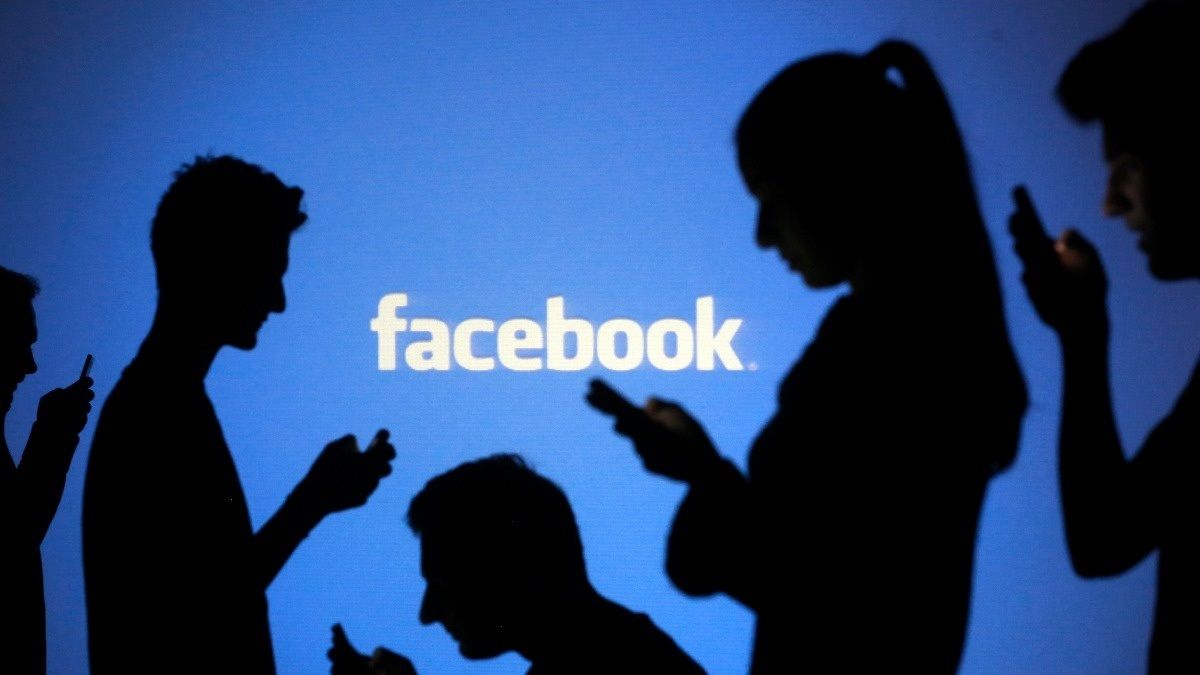 Больше никаких теорий заговора: Facebook будет удалять посты о коронавирусе. Список запрещенных высказываний