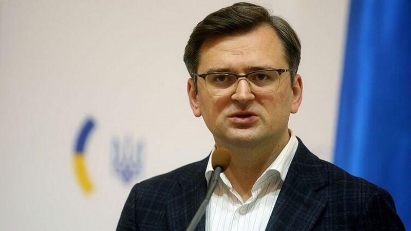 Кулеба про можливість виборів в Україні: Зеленський розглядає всі "за" та "проти"