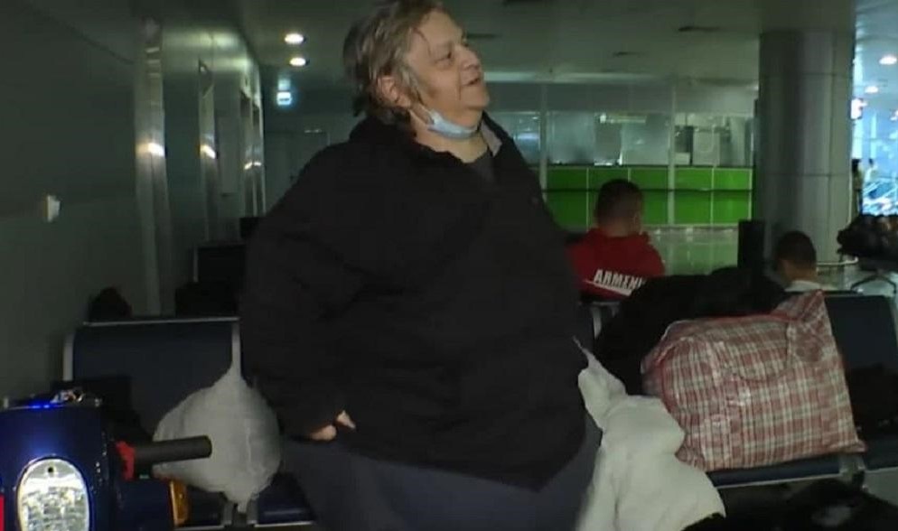 Американець вимушено живе у терміналі Борисполя: спить на стільцях та миється у туалетах (відео)