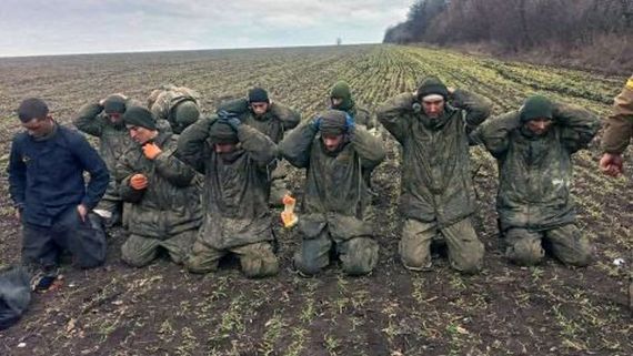 Російські солдати масово здаються у полон – ГУР