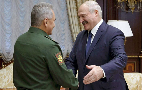 Росія хоче отримати контроль над білоруським оборонпромом: стало відомо, про що говорив Шойгу під час візиту до Мінська