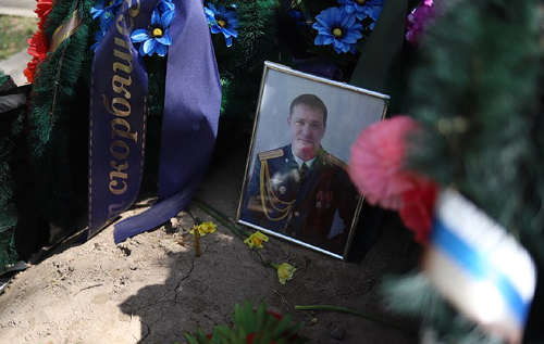 У РФ "невтішна" вдова та мати вбитого в Україні майора влаштували війну, бо не можуть поділити компенсацію за його смерть