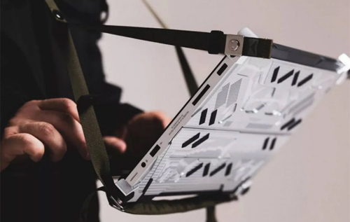 Asus створила унікальний ноутбук-трансформер, який можна носити на собі
