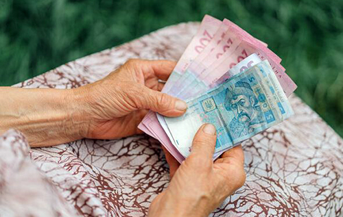 В Україні маніпулюють розміром пенсії: абсолютна більшість отримує значно менше за середню