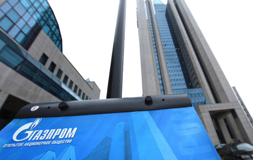 Кризис в экономике из-за эпидемии в Китае приведет к тому, что "Газпром" уверенно завалится в кювет. Величественно и с грохотом, – российский блогер.