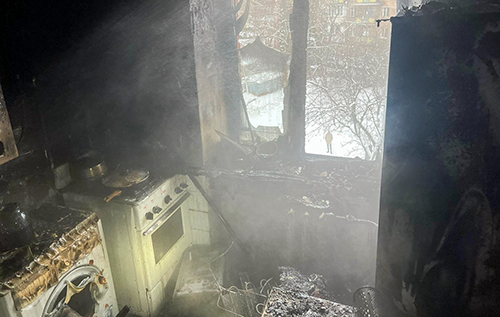 У Києві сталась пожежа в п’ятиповерхівці: жінку та двох дітей госпіталізували. ФОТО