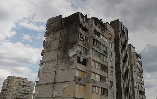 Кличко показав пошкоджені обстрілами будинки у Києві. ВІДЕО