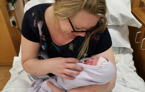 В Британии родила медсестра, не подозревавшая о своей беременности