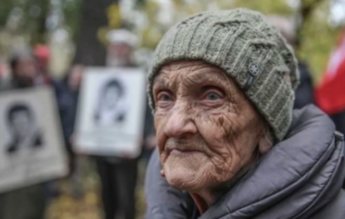 "Російські пенсіонерки померли від страху": росЗМІ видали лякалку про порядки в Латвії