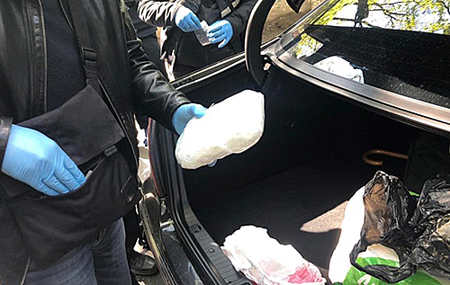 У Києві затримали чоловіка з великою партією кокаїну