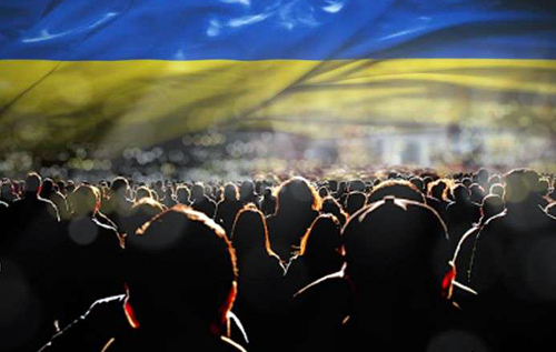 Давайте оцінимо роботу уряду з точки зору демографічних показників: як щодо кількості охочих стати українцями?