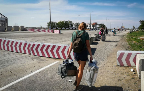 Разрешают вернуться только один раз: россияне пытается ограничить передвижение крымчан через админграницу
