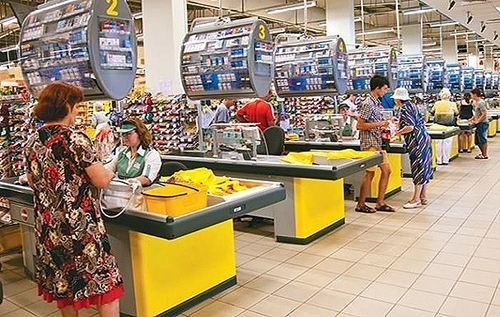 Киевский налоговик попался на краже в супермаркете. ФОТО