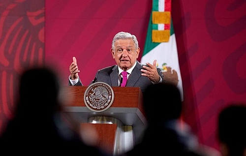 Президент Мексики требует извинений от Папы Римского за колонизацию Америки