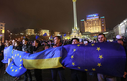 День Гідності та Свободи: Україна відзначає сьому річницю Євромайдану. ВІДЕО