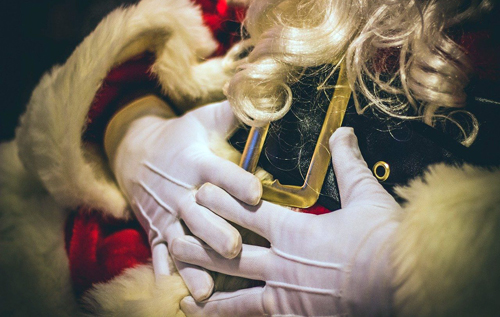 Заразный Санта-Клаус: в США актер в костюме сказочного героя наградил коронавирусом десятки детей