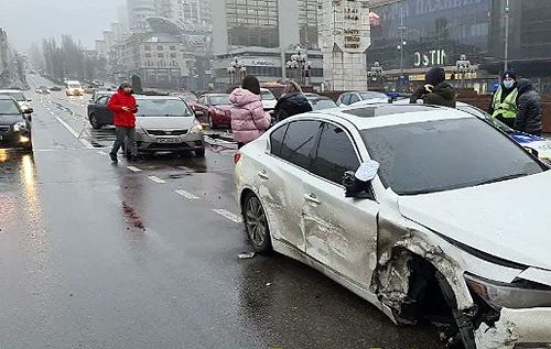 В Киеве произошло ДТП с участием семи авто