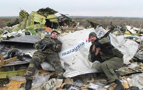У донецких террористов, фигурантов дела MH17, в день катастрофы был контакт с Москвой на высшем уровне, – нидерландские СМИ. ВИДЕО
