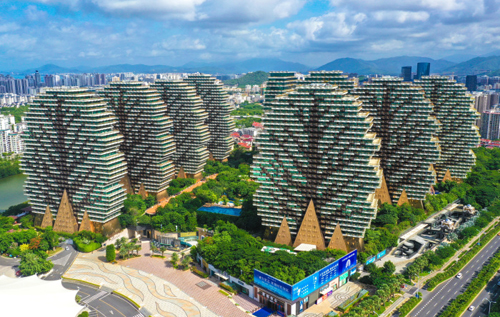 Китайцы построили отель-небоскреб, корпусы которого напоминают гигантские деревья. ФОТО. ВИДЕО