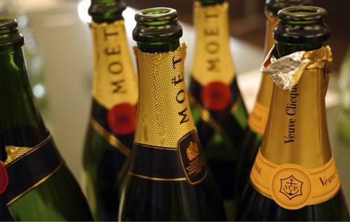 В России приняли закон, по которому шампанскими назвали только вина местного производства. Moet Hennessy прекращает поставки в РФ