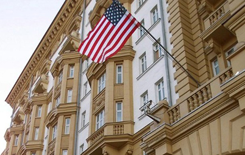 Вернувшийся в РФ посол США анонсировал прекращение выдачи виз россиянам