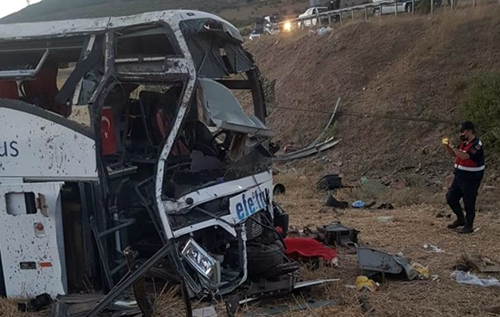 В Турции автобус слетел с дороги и перевернулся, погибли 14 человек