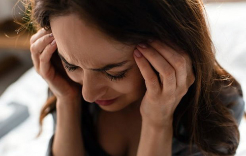 Пять тревожных признаков головной боли, при которых требуется срочная медицинская помощь