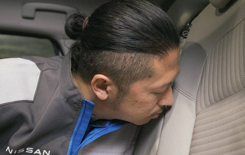 Мастер запахов: Nissan нанял специально обученного человека нюхать салон авто. ВИДЕО