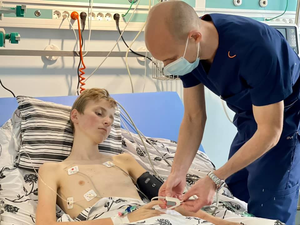 В Україні вперше провели трансплантацію серця 13-річній дитині. ФОТО