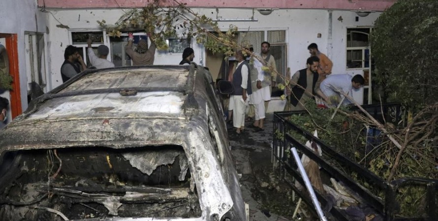 США нанесли удар по автомобилю со смертником в Кабуле: среди жертв есть дети. ФОТО