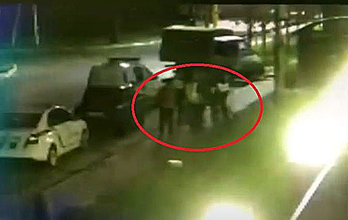 Под Киевом две пьяные женщины напали на полицейских. ВИДЕО