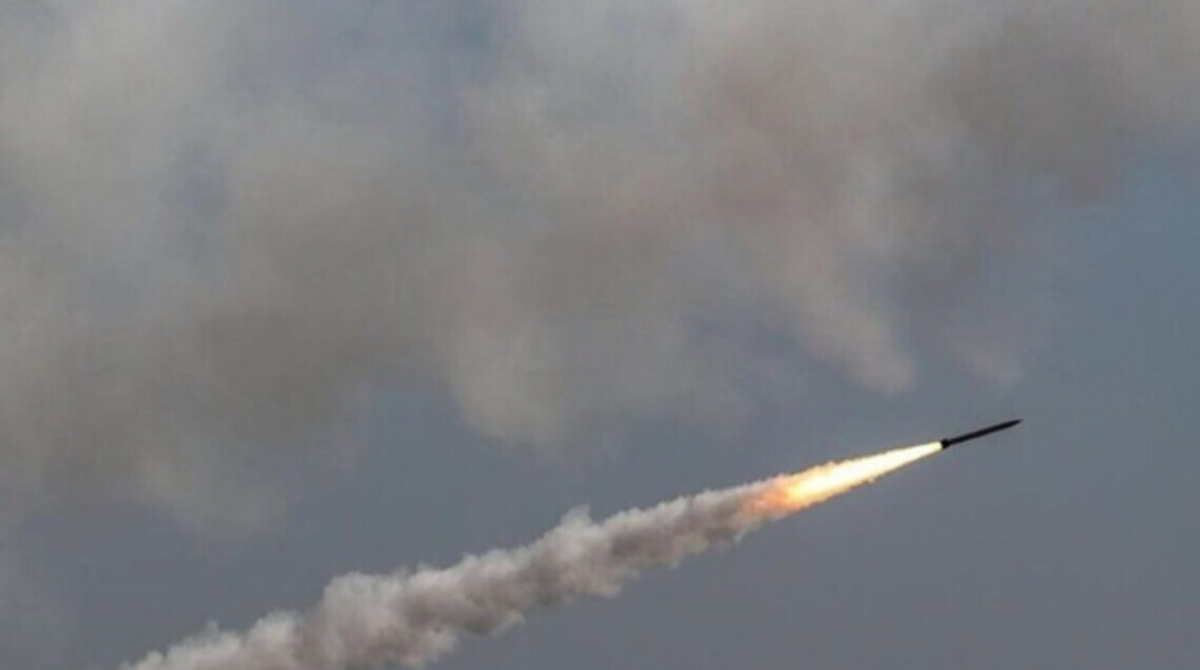 Росія за кілька хвиль атак випустила 30 ракет по Україні, з них 29 знищили, – Залужний