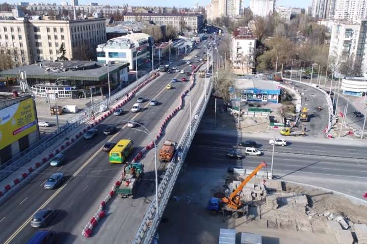 У Києві частково обмежать рух Шулявським мостом