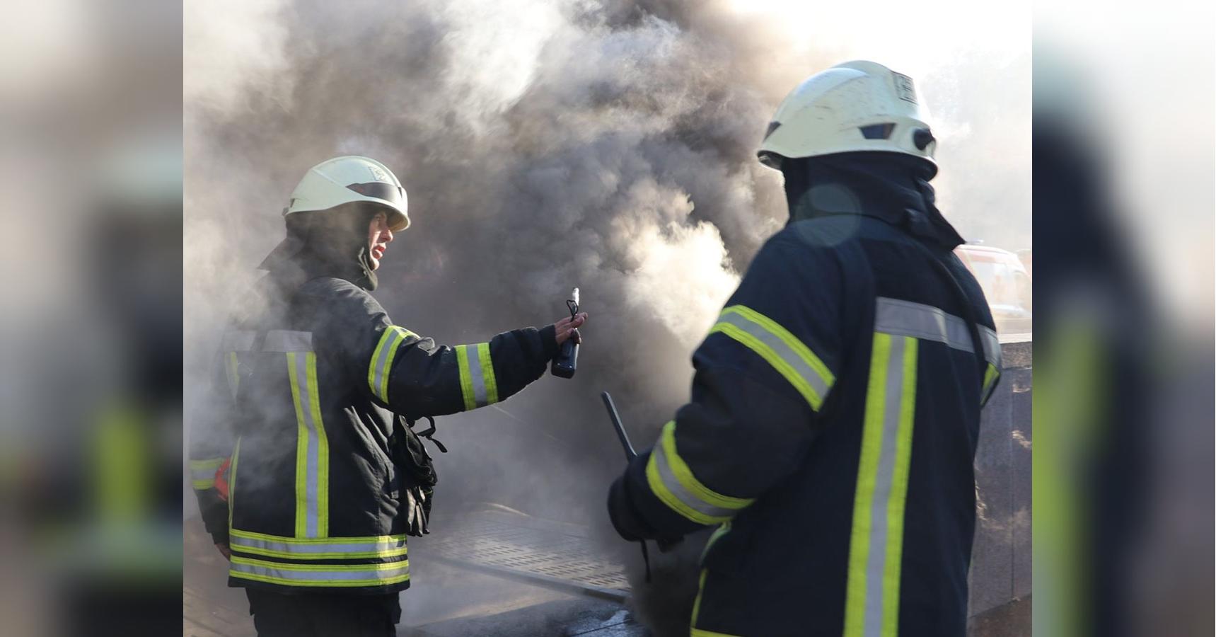 В Киеве пожар на подстанции обесточил Русановку и Березняки. ВИДЕО