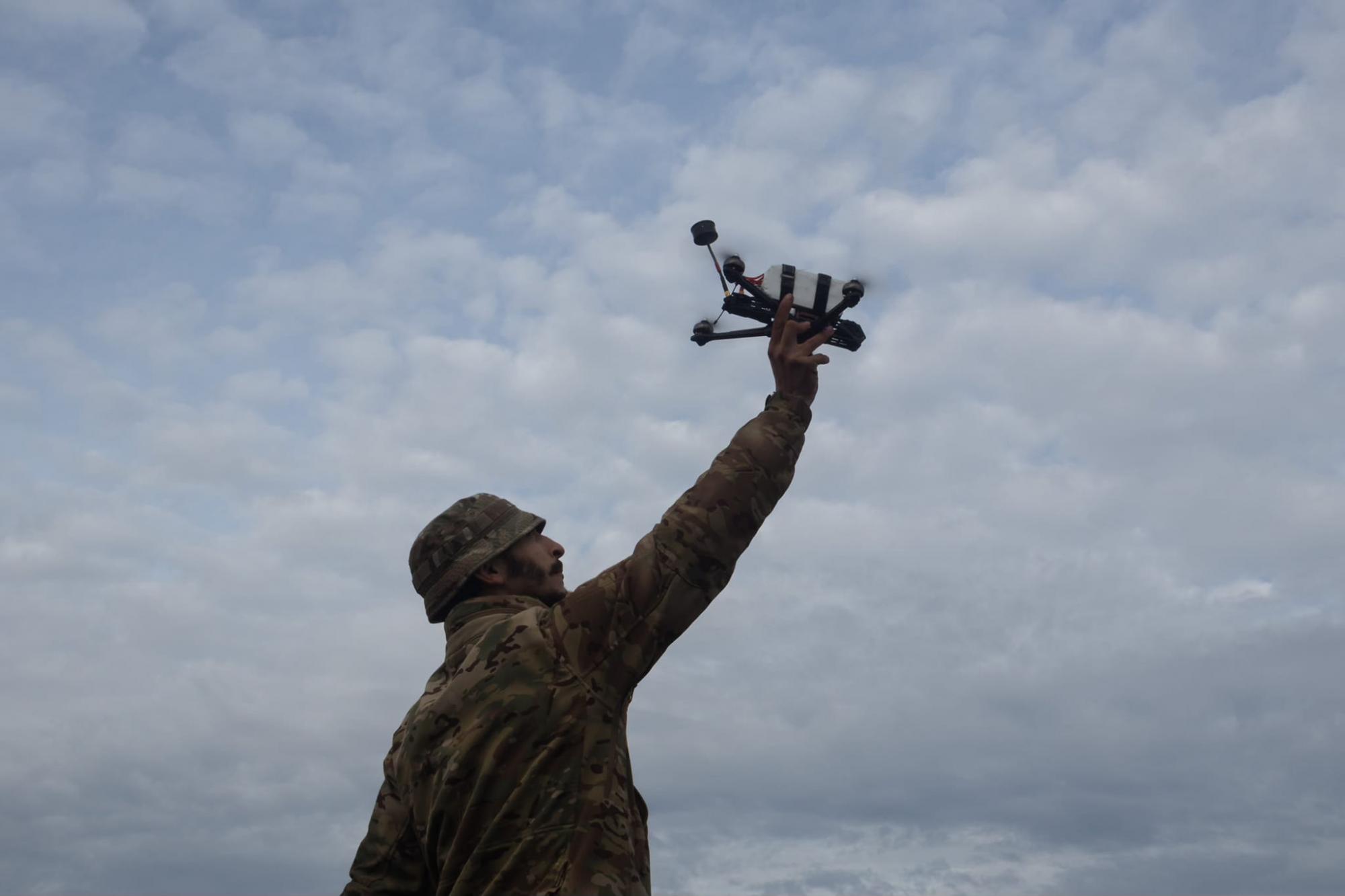 Ми просто засіємо "пташками" наші поля: оператор FVP оцінив ідею про мільйон дронів для ЗСУ