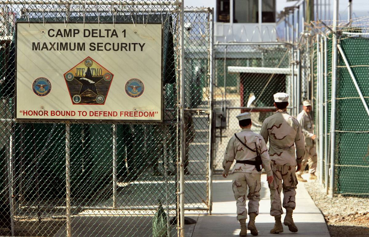Reuters: Администрация Байдена намерена закрыть спецтюрьму в Гуантанамо