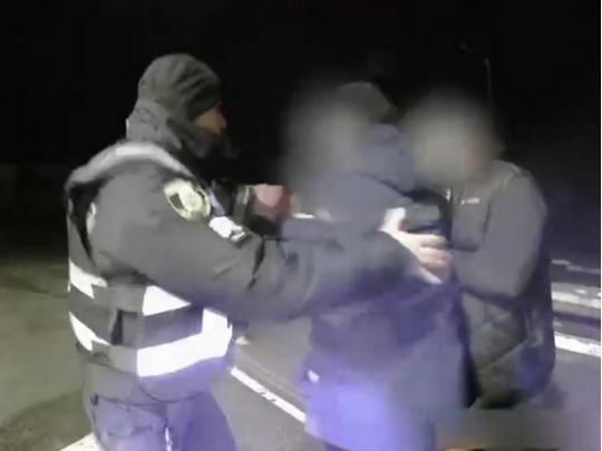 Під Києвом п'яний депутат погрожував поліцейським розправою. ВІДЕО