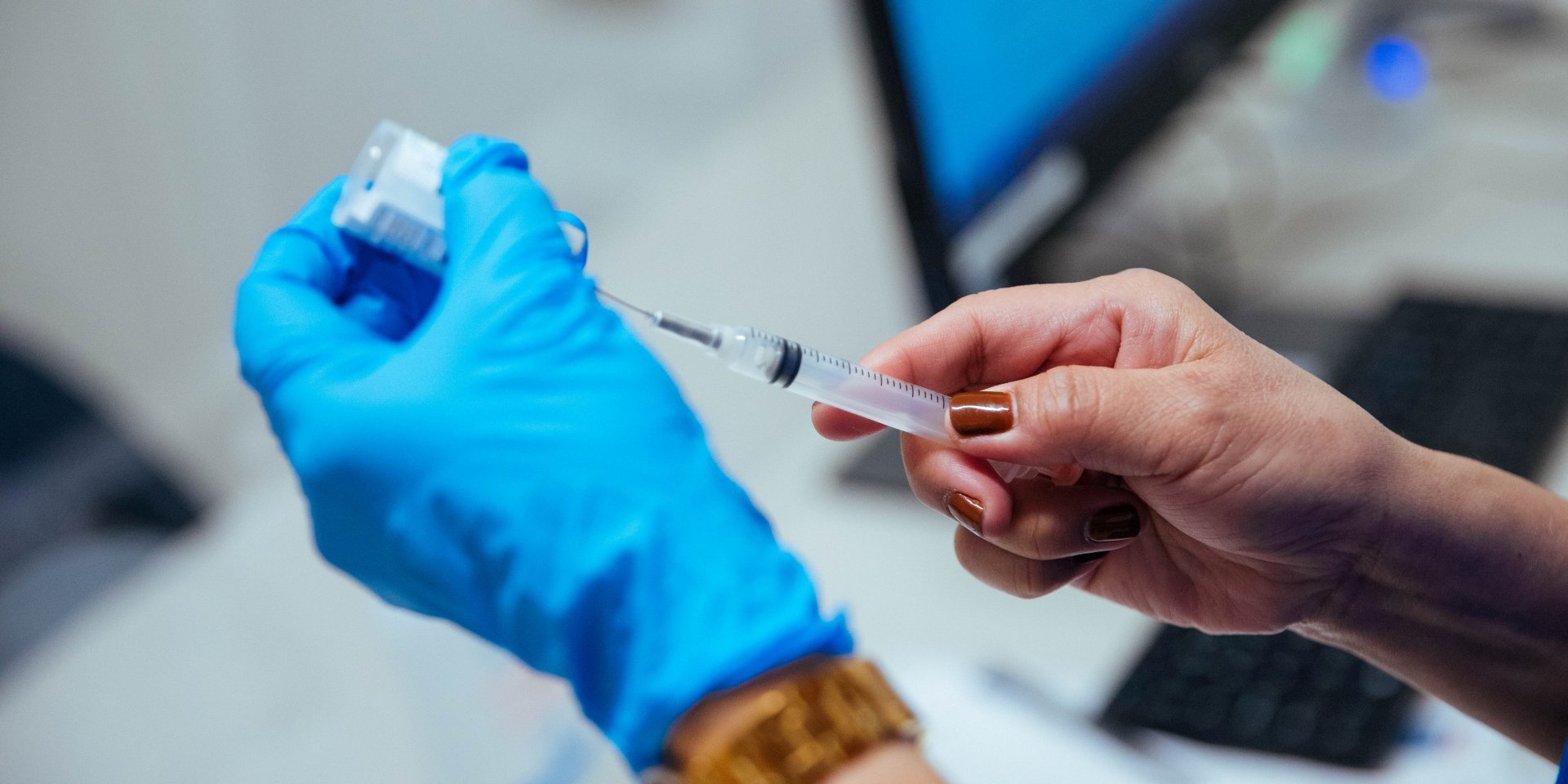У Польщі тестують українську вакцину від COVID