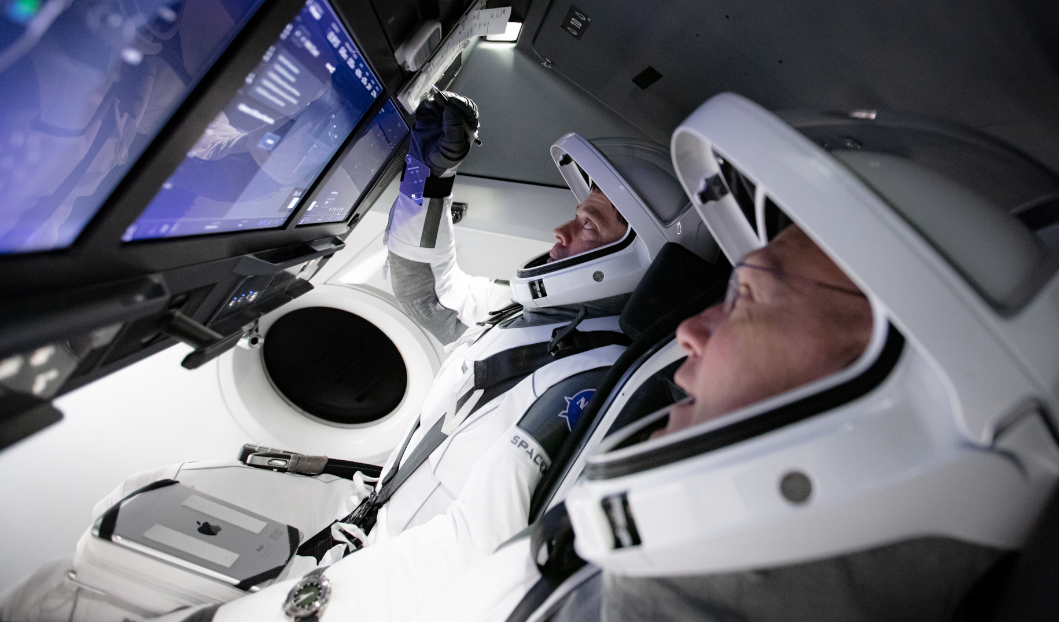 SpaceX готовится впервые отправить астронавтов на МКС