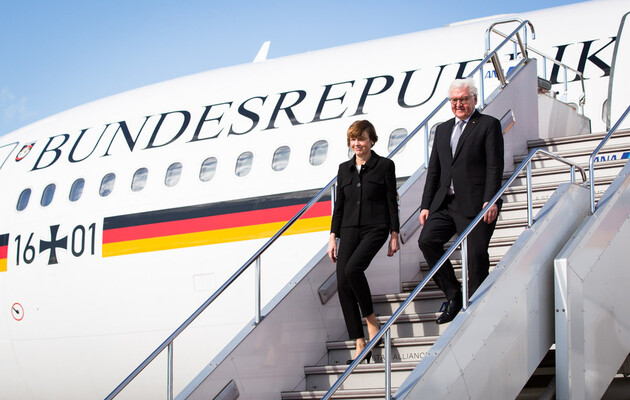 Президент Німеччини Штайнмайєр прилетів до Києва