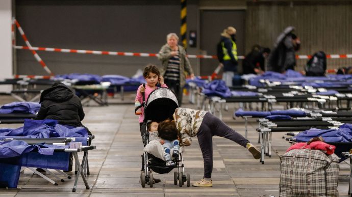 У Берліні почали масово виселяти українських біженців з готелів та хостелів: відома причина