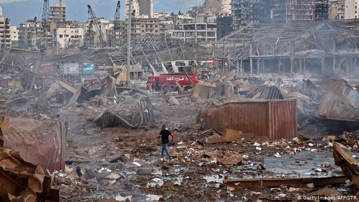 Спецслужбы Ливана за две недели до взрыва просили президента и премьера срочно убрать опасные вещества из порта Бейрута — Reuters