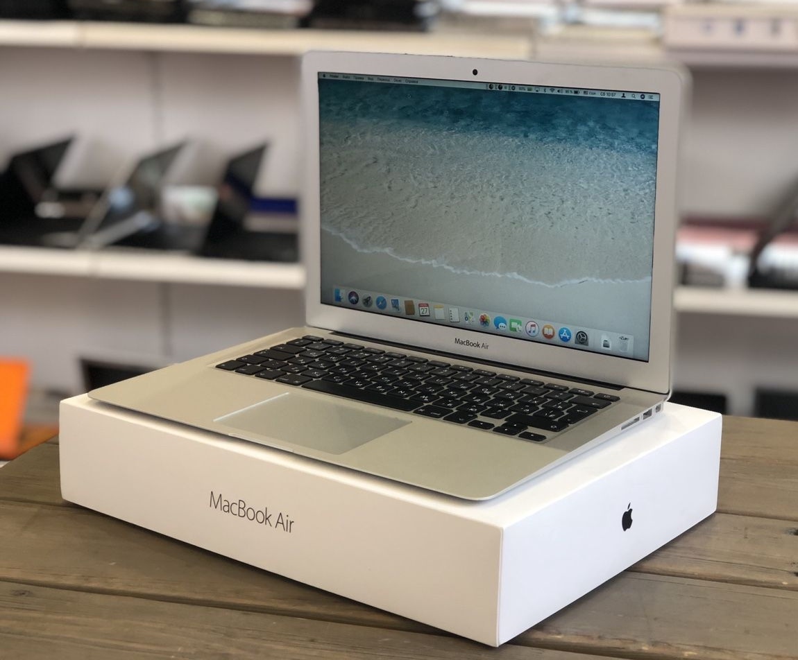 В одному з київських інтернет-магазинів вилучили "сіру" техніку Apple на 1,6 млн грн