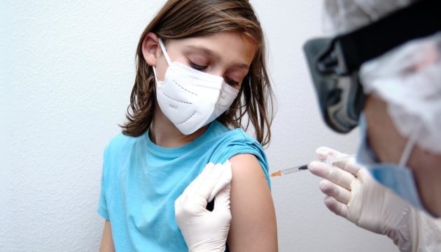 Компанія Pfizer оголосила, що її вакцина є безпечною та ефективною для дітей з 5 років