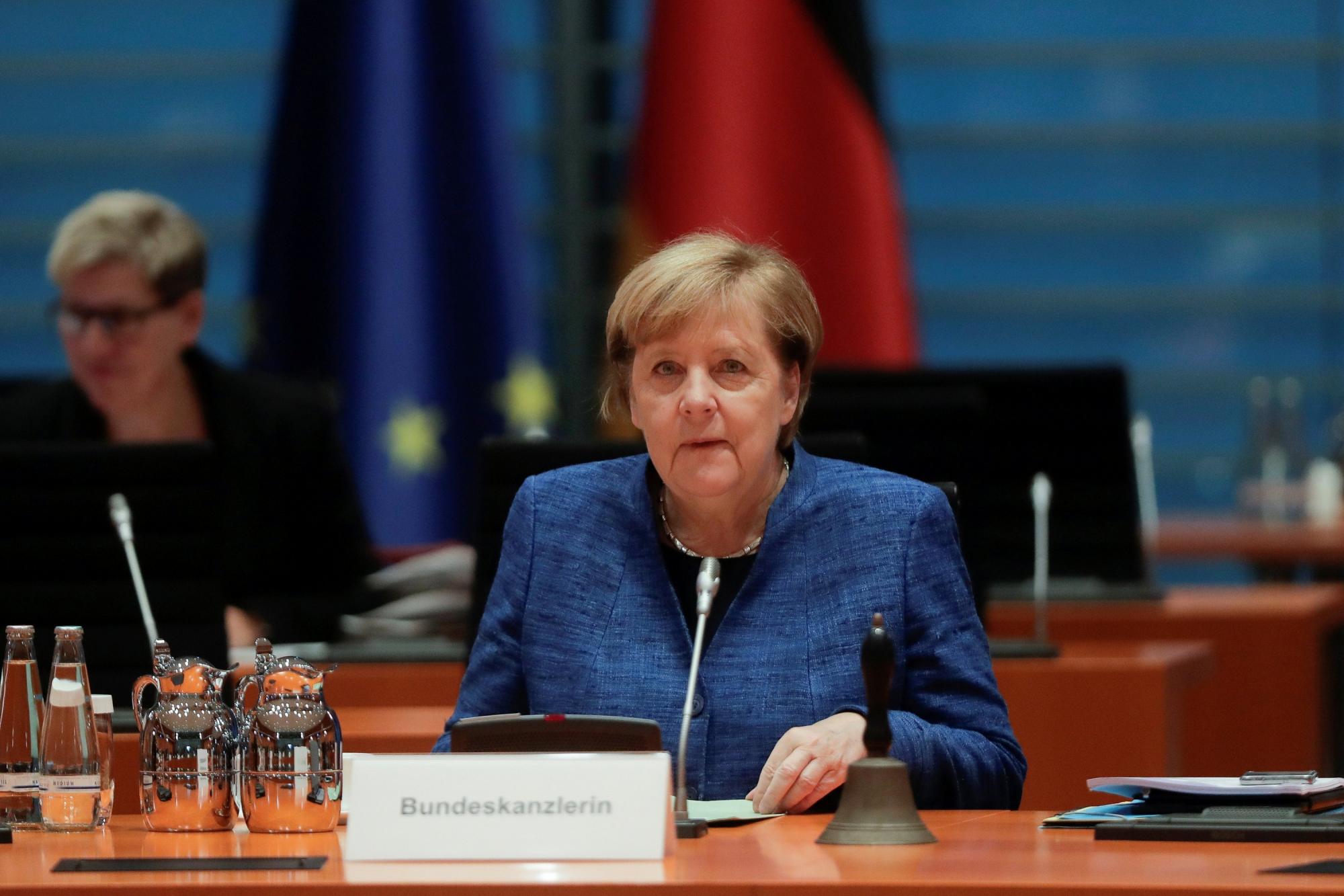 Партія Меркель відклала вибори нового лідера ХДС через COVID-19