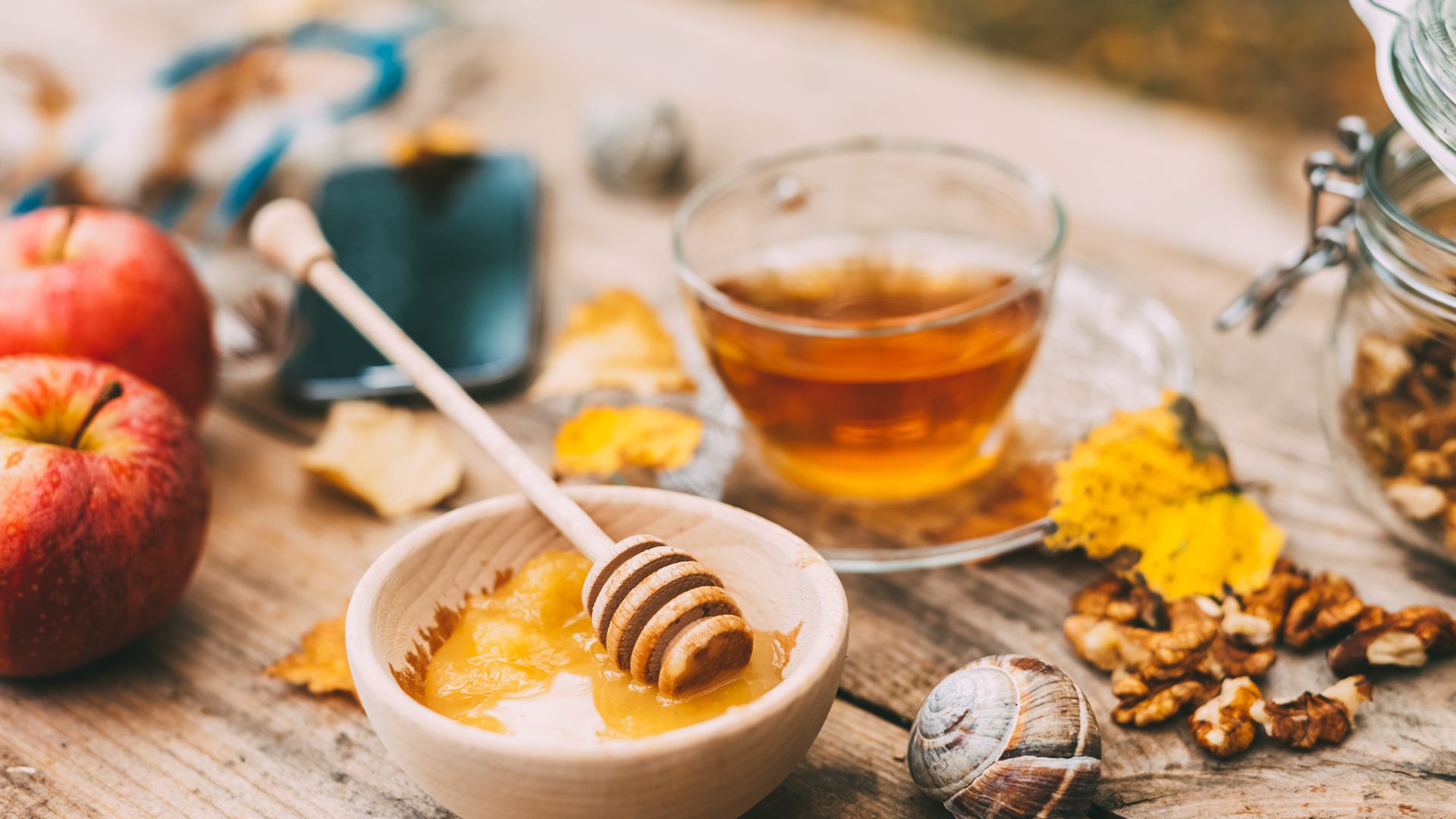 Багато людей вірять, що мед під час нагрівання стає отрутою. Чи це правда, і як мед впливає на здоров’я?