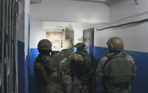 На Луганщині спецназ влаштував штурм квартири