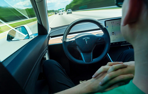 Tesla выпустит полный автопилот уже в сентябре