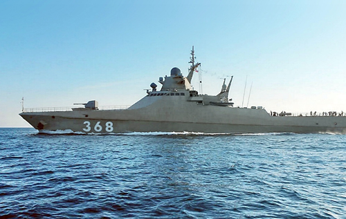 Корабель РФ влаштував провокацію із судном, яке прямувало до порту на Одещині